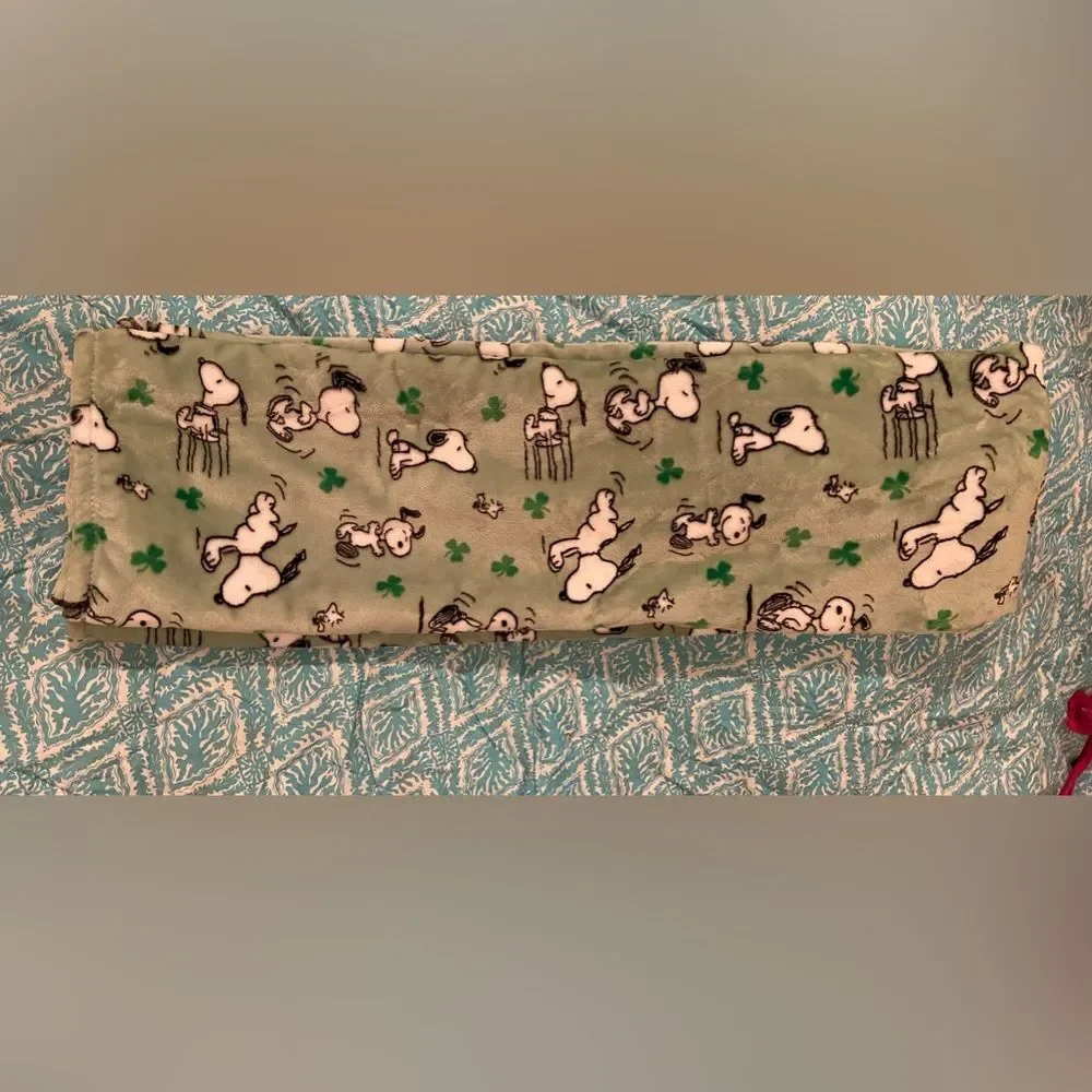 NEW! NWT Snoopy Berkshire St. Patty’s Day blanket throw shamrock Peanuts